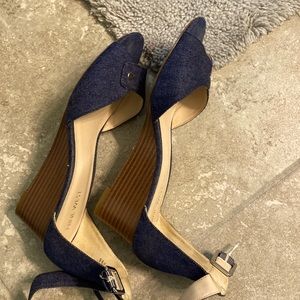 Navy shoes with brown heels